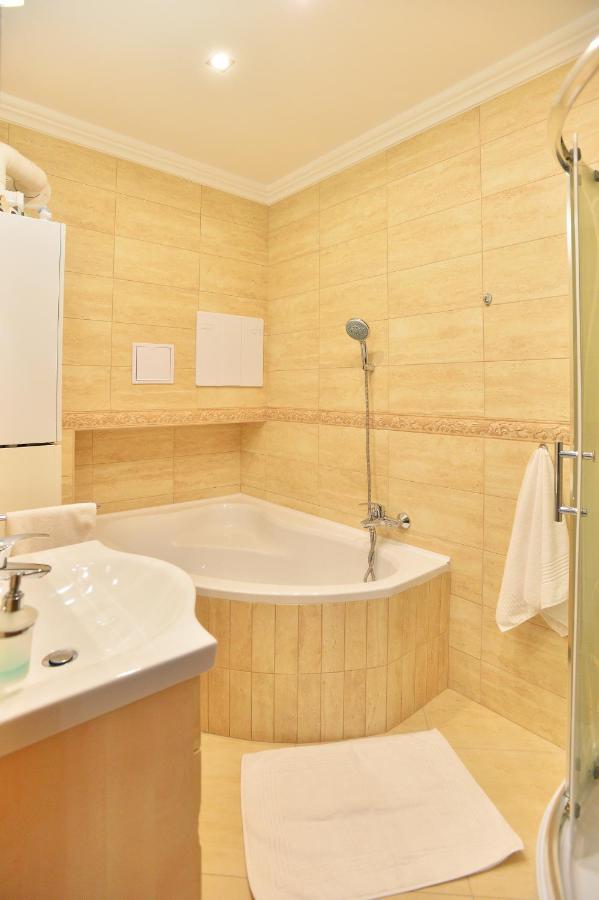 Egri Otthonom Vendeghaz Hotel ภายนอก รูปภาพ