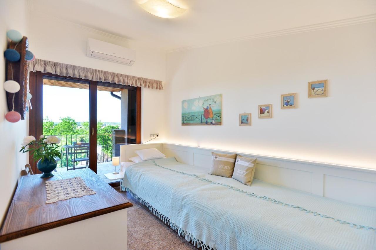 Egri Otthonom Vendeghaz Hotel ภายนอก รูปภาพ